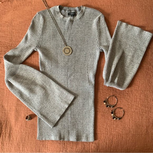 WWW Grey Gray Ribbed Wide Sleeve Sweater - Picture 2 of 6